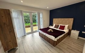 Newly Built 2023 One Bed Bungalow With Front And Back Gardens